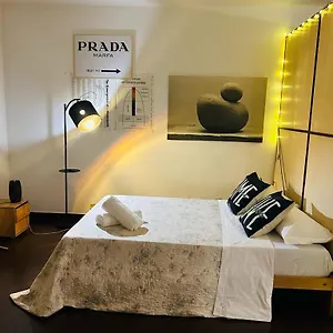 Prada Milán